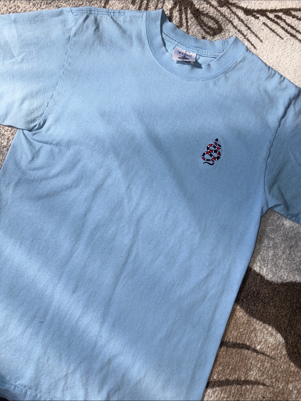 Light Blue Short Sleeve Tee with Embroidered Snake - Unbranded